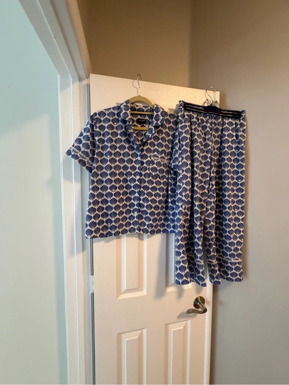 kate spade Blue and White Sea Shell Print Pajama Set in size small